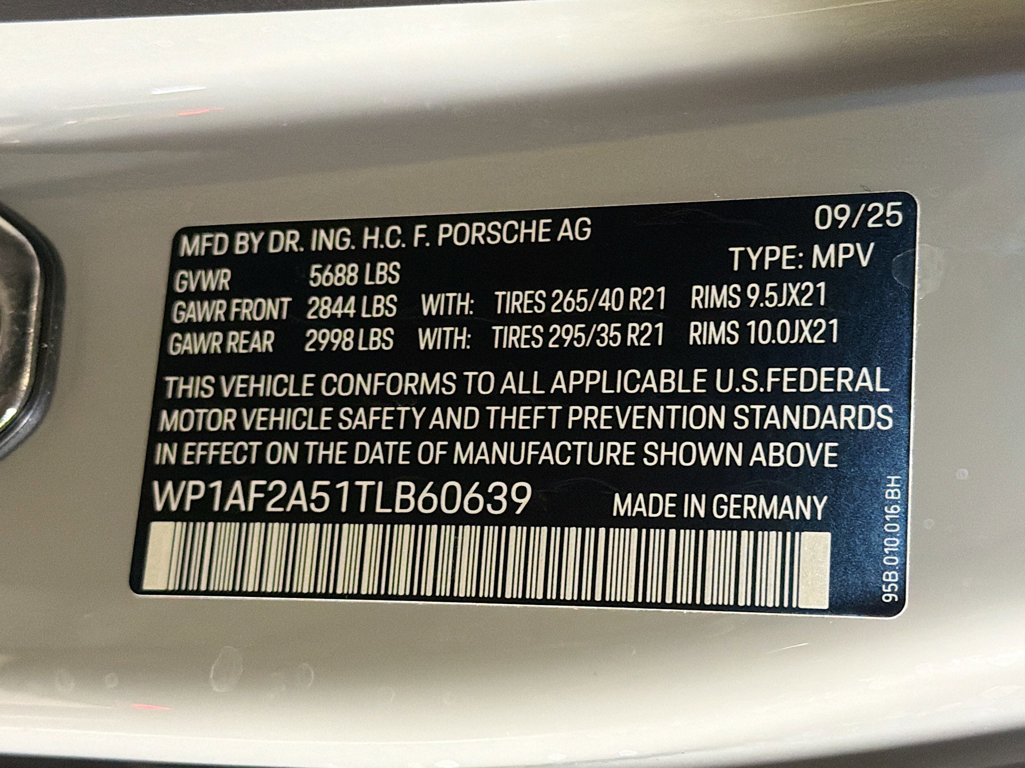 2026 Porsche Macan GTS - Photo 42