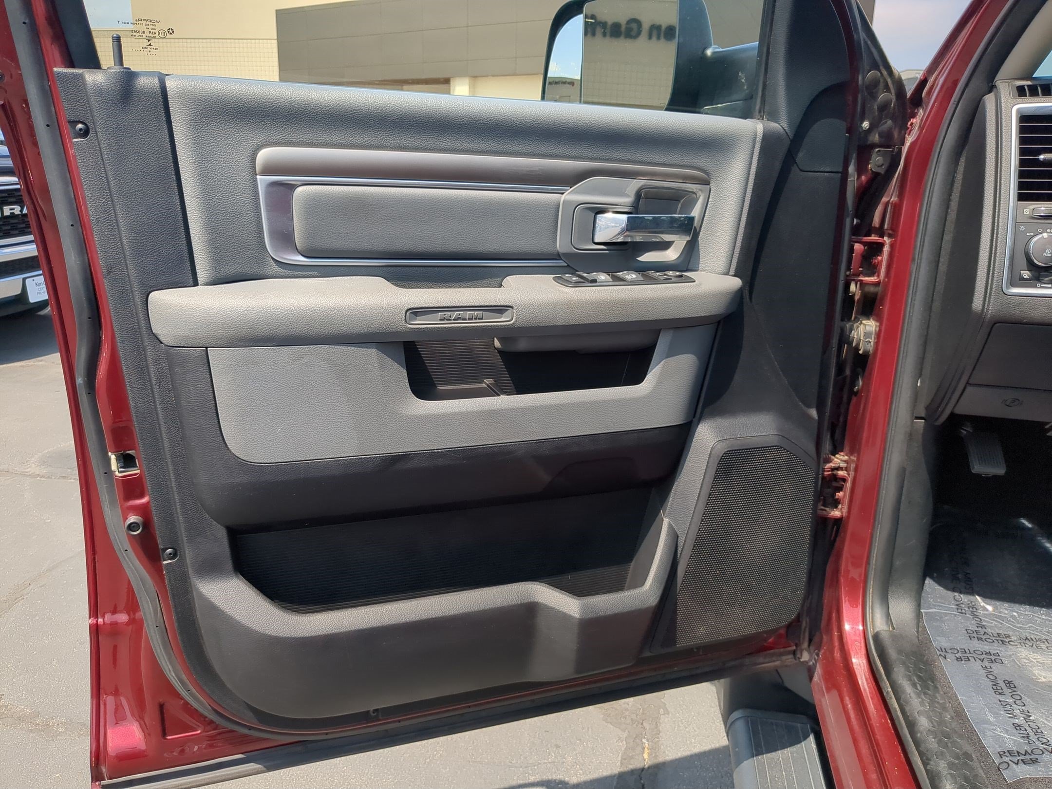 Used 2016 Delmonico Red Pearlcoat Ram Big Horn image 13