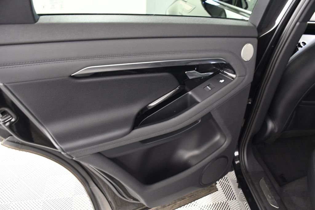 Used 2020 Santorini Black Metallic Land Rover R-Dynamic SE image 26