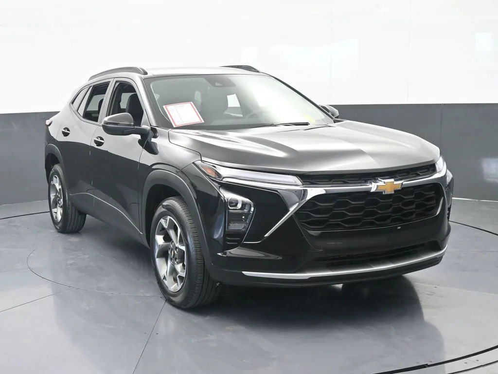 Used 2025 Mosaic Black Metallic Chevrolet LT image 8