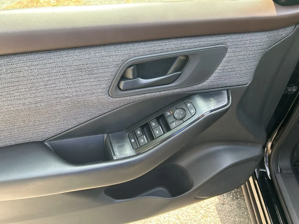 Used 2023 Black Nissan S image 13