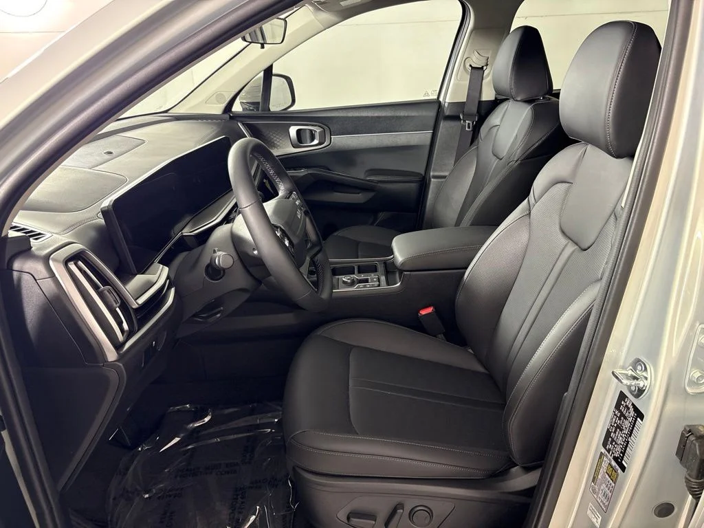 New 2026 Ivory Silver Kia S image 26