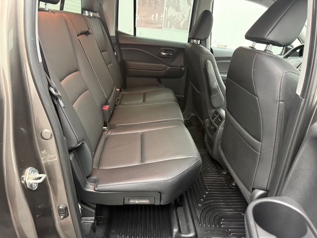 Used 2020 Pacific Pewter Metallic Honda RTL image 44