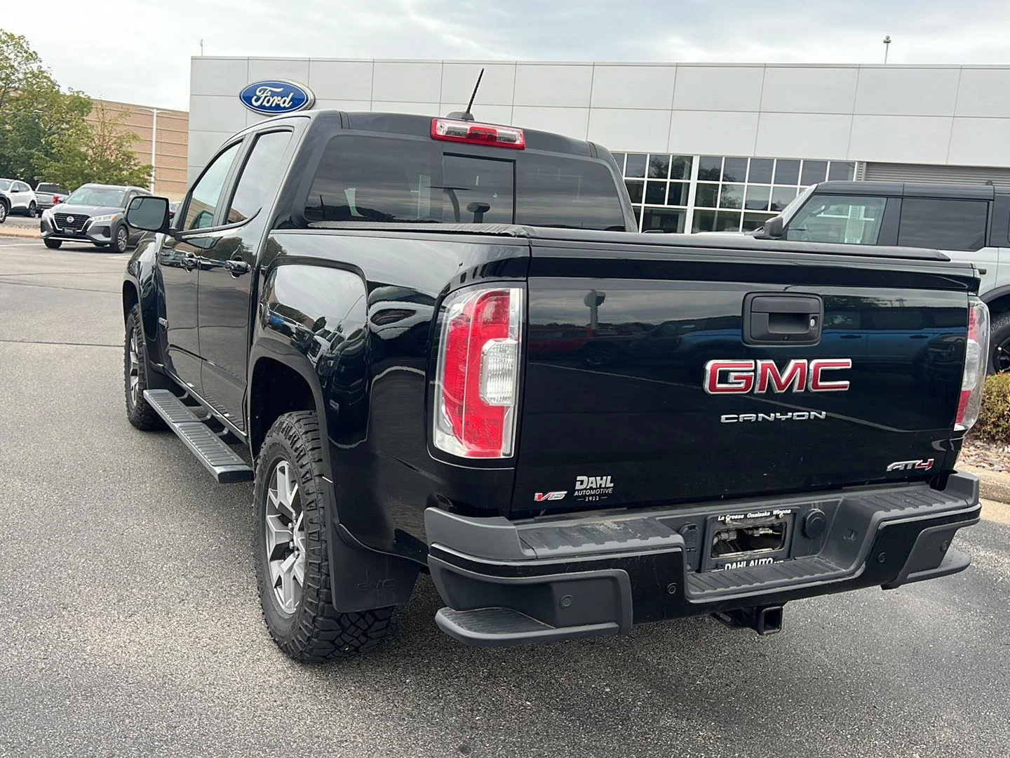 Used 2021 Onyx Black GMC 4WD AT4 w/Cloth image 8