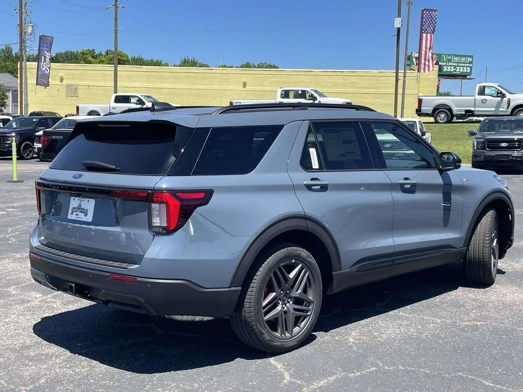 New 2026 Vapor Blue Metallic Ford ST-Line image 3