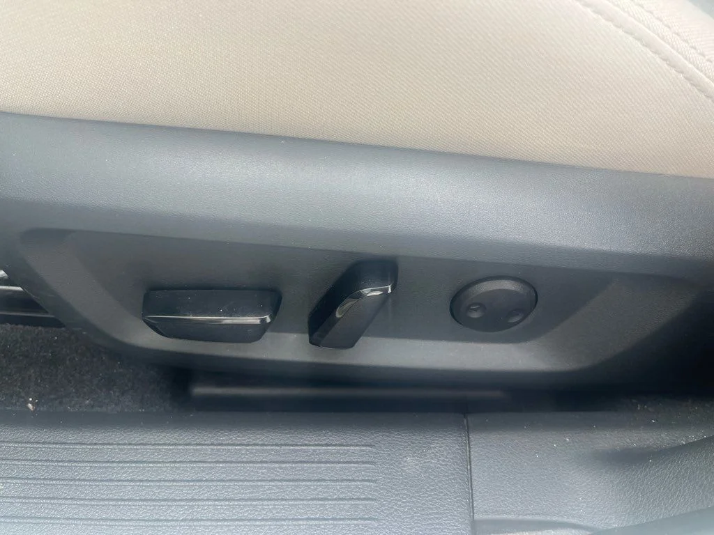 Used 2023 White Nissan SV image 8