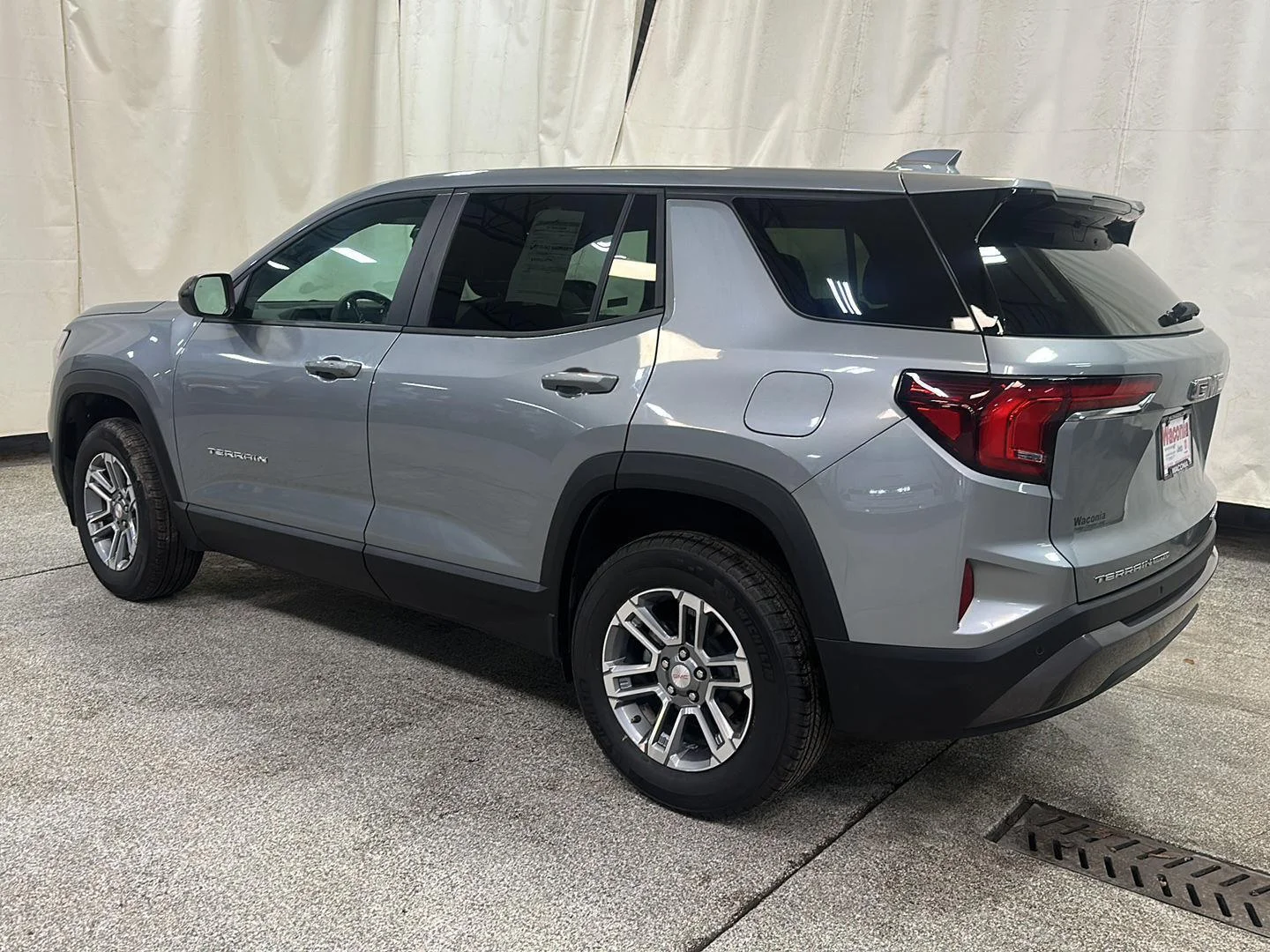 Used 2026 Sterling Metallic GMC AWD Elevation image 3