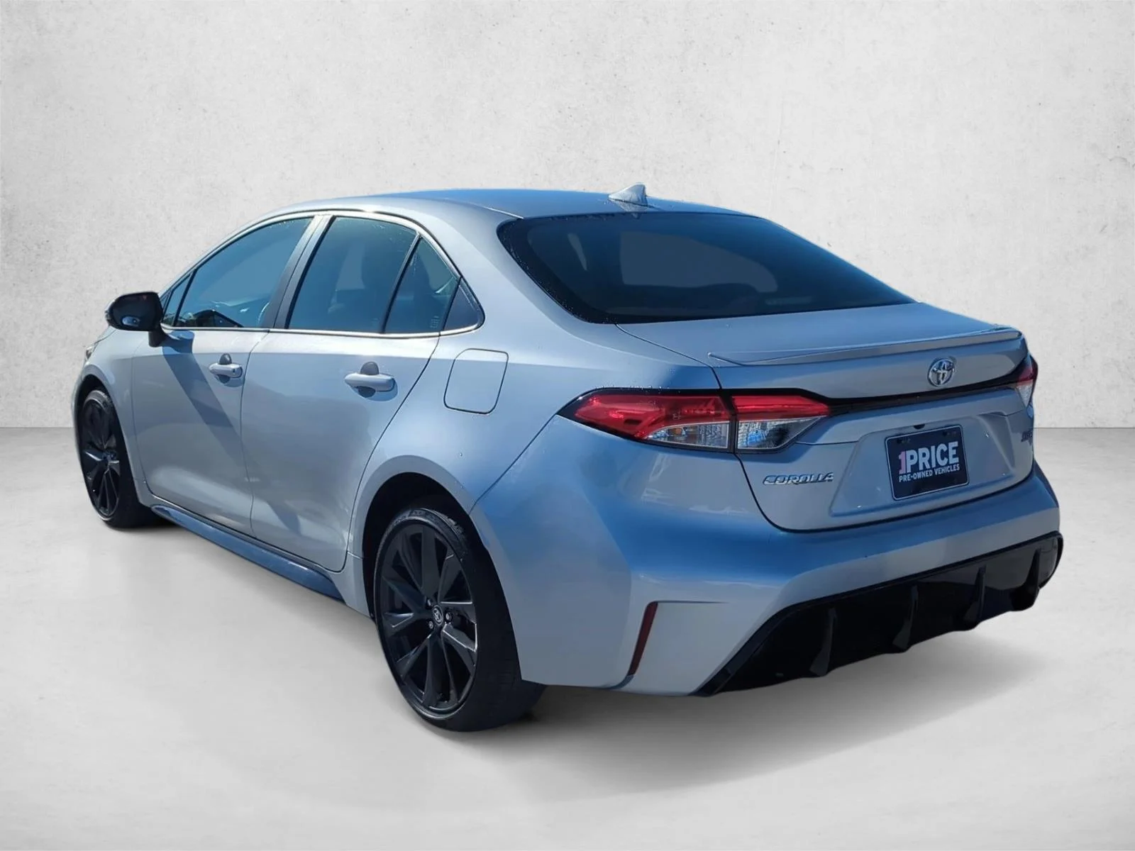 Used 2024 Classic Silver Metallic Toyota SE image 7