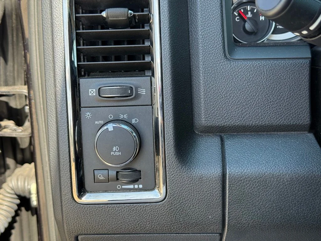 Used 2016 Black Ram Sport image 20