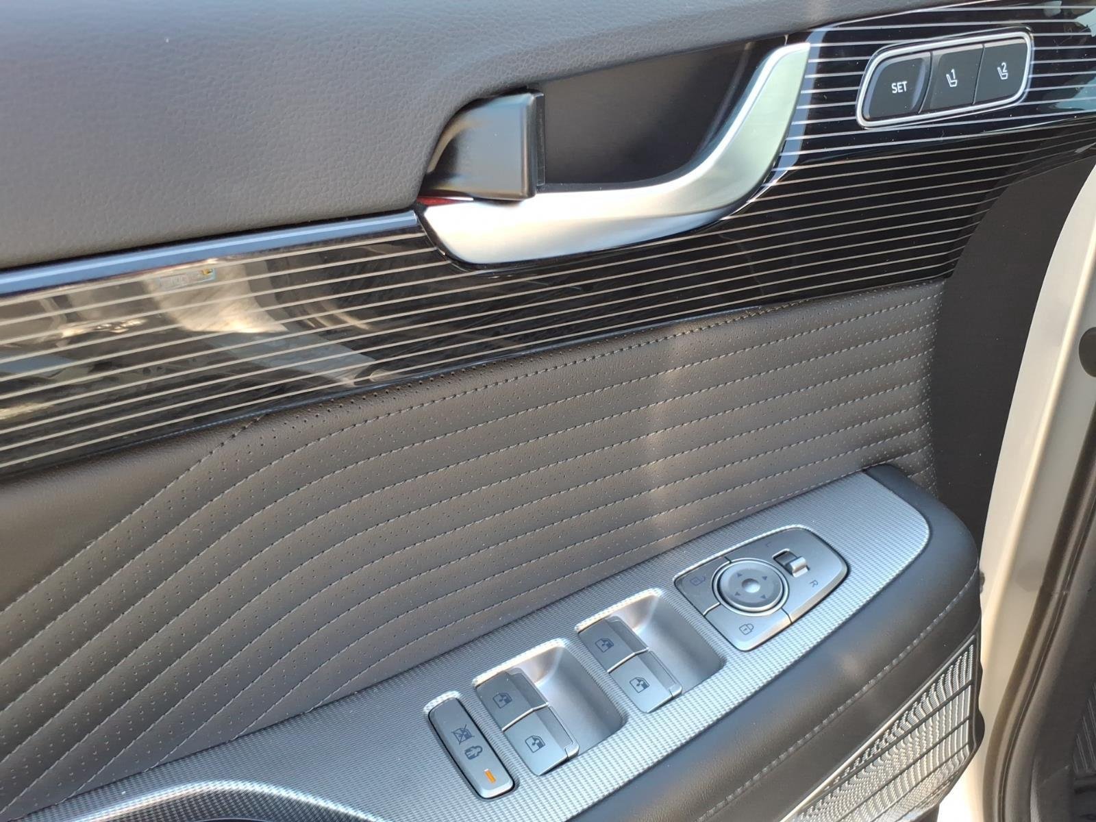 Used 2024 Typhoon Silver Hyundai Calligraphy image 13