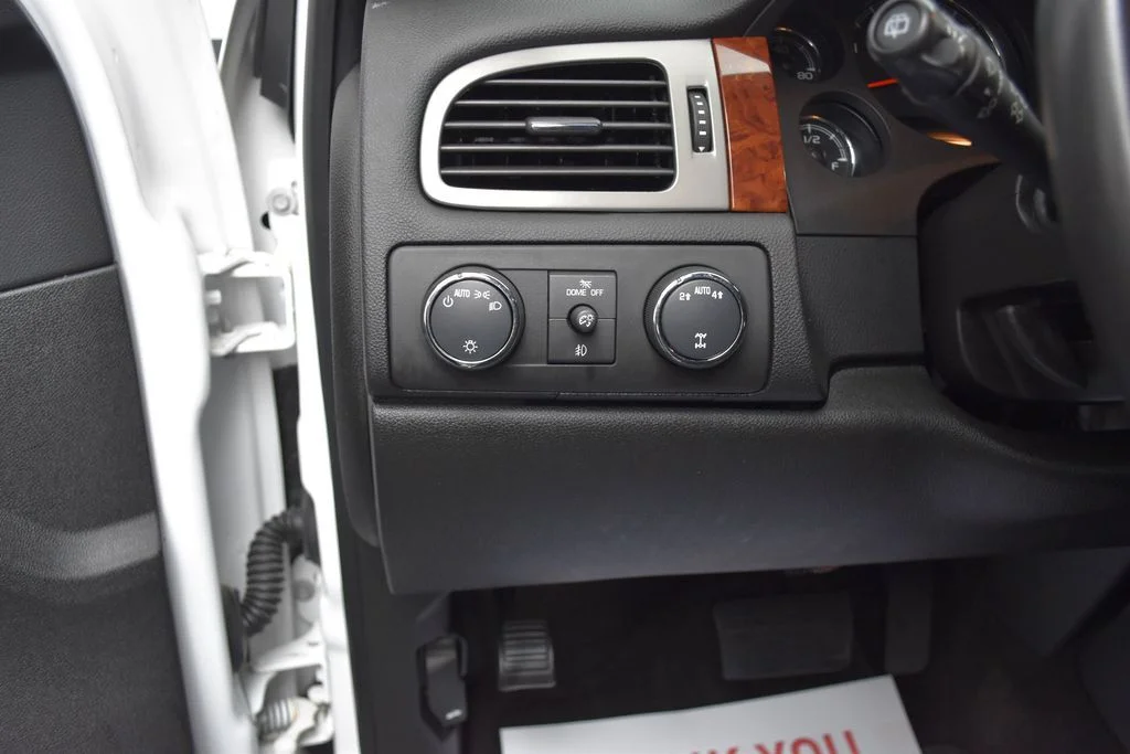 Used 2013 White Chevrolet LT image 15
