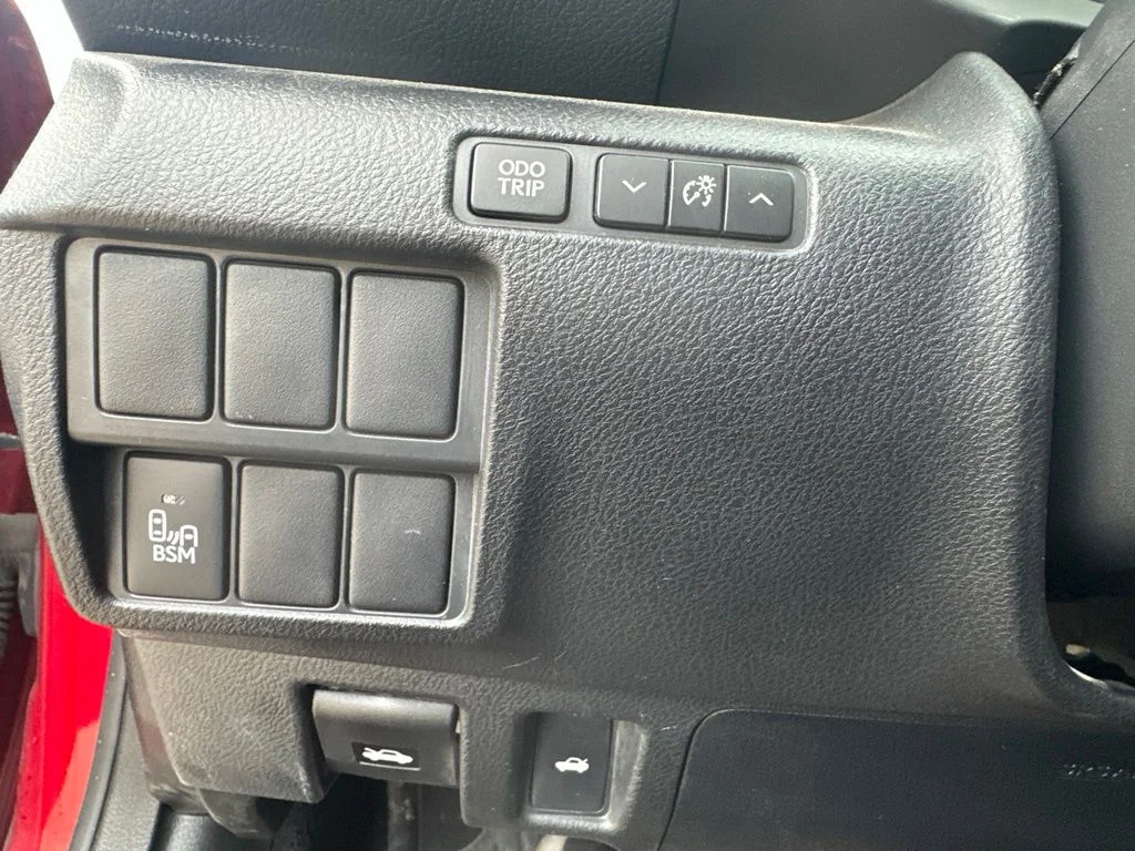 Used 2016 Red Lexus 200t image 9