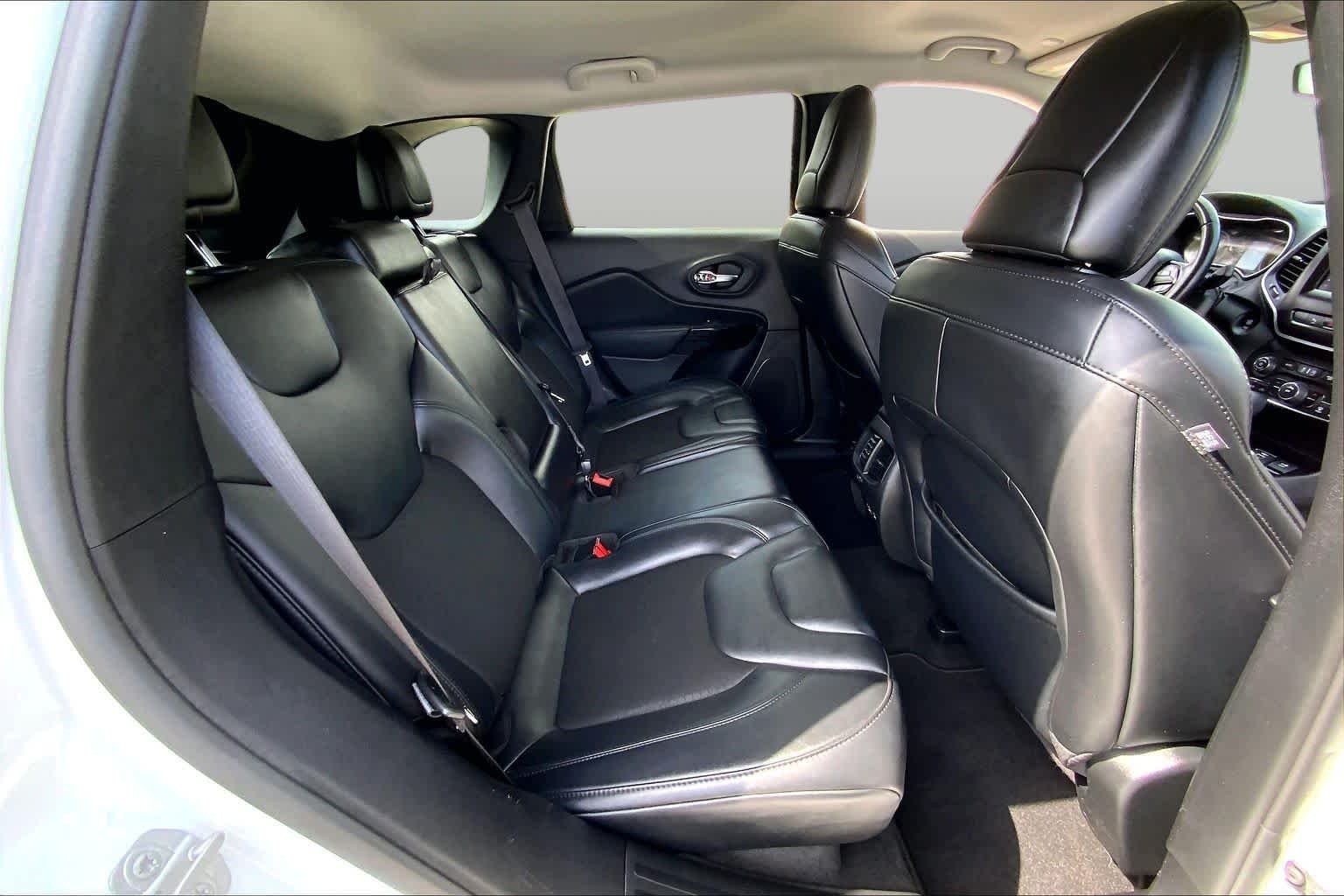 Used 2021 Bright White Clearcoat Jeep Altitude image 17