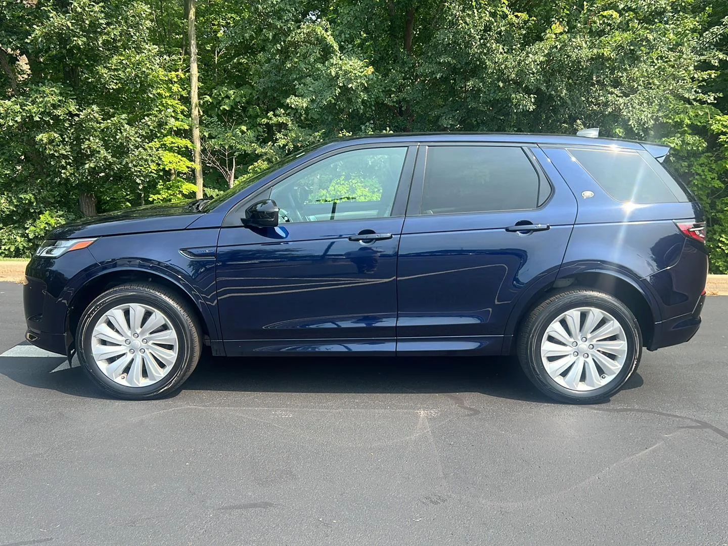 Used 2022 Portofino Blue Metallic Land Rover S R-Dynamic image 2