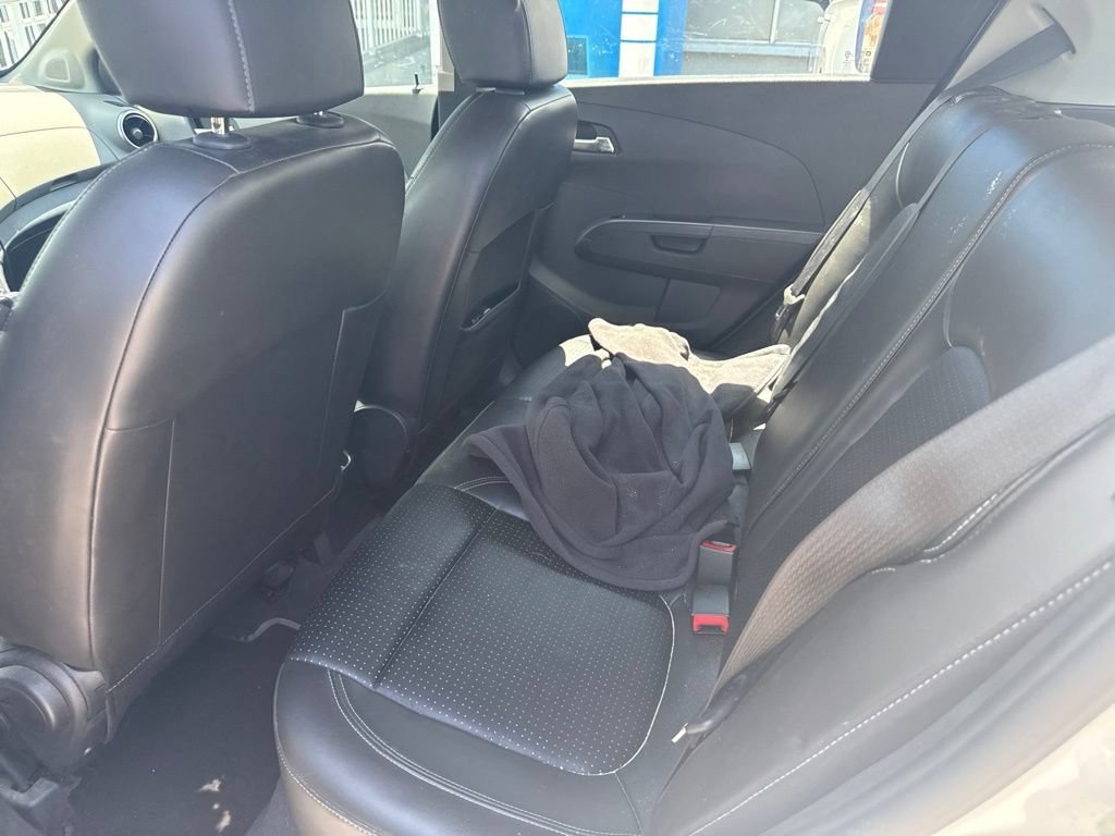 Used 2013 White Diamond Tricoat Chevrolet LTZ image 8