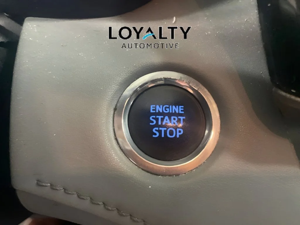 Used 2020 Silver Toyota XLE image 24