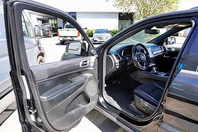 Certified Used 2022 Black Jeep Laredo X image 36