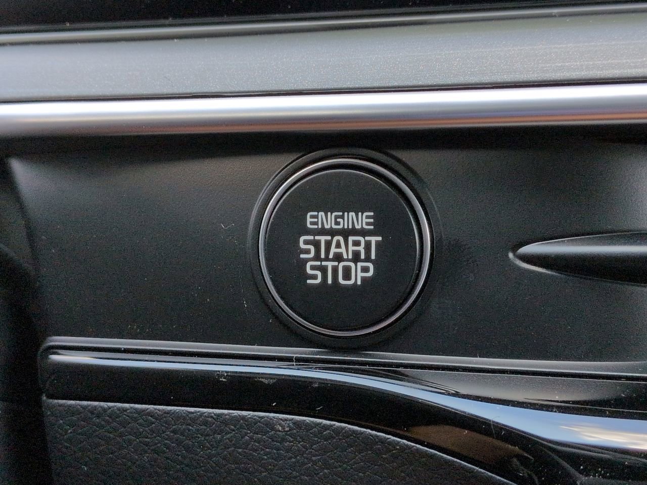 New 2026 Snow White Pearl Kia GT-Line image 29