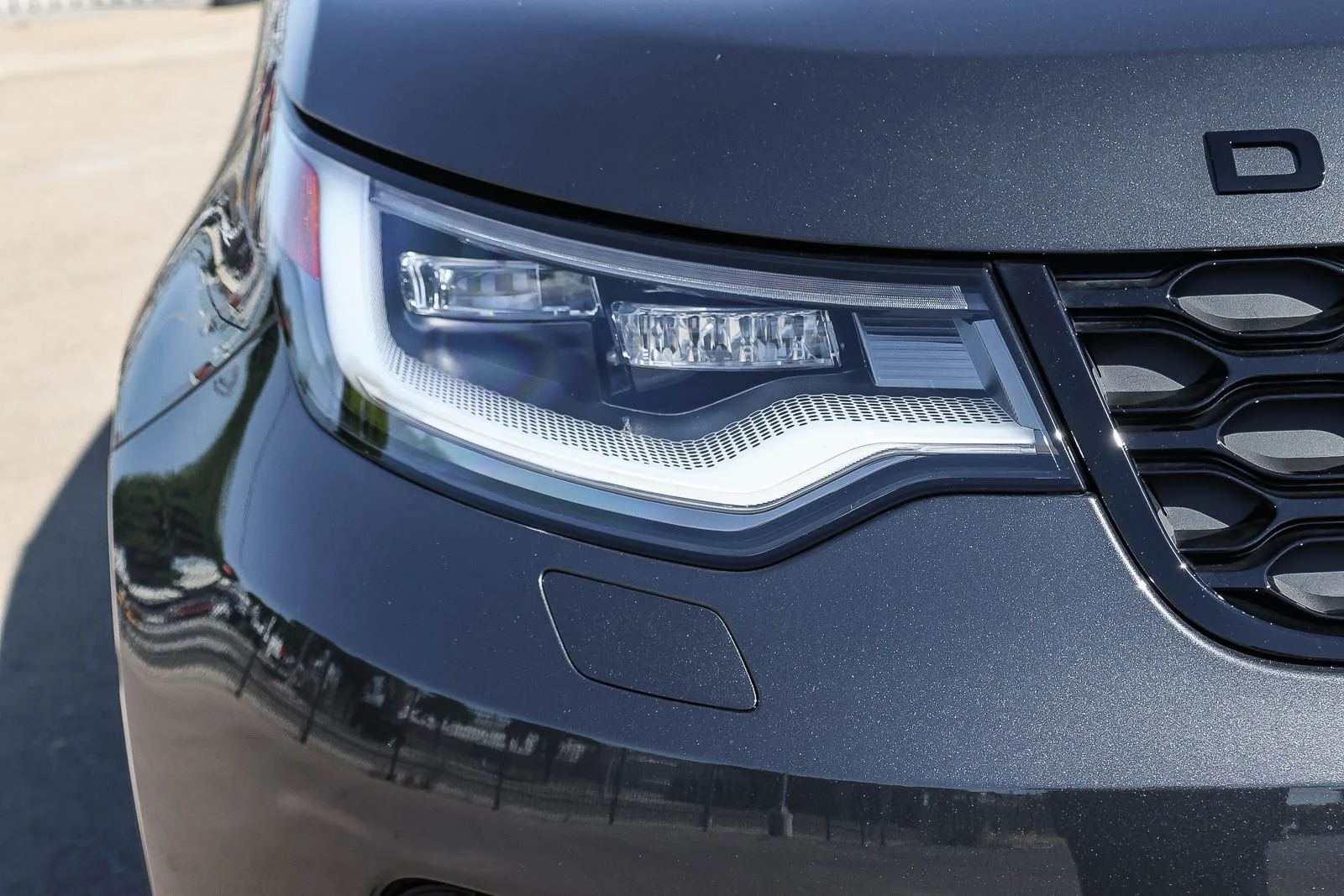 New 2026 Carpathian Grey Land Rover Dynamic SE image 15