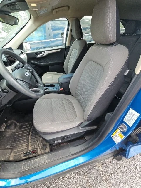 Used 2020 Velocity Blue Metallic Ford SE image 4