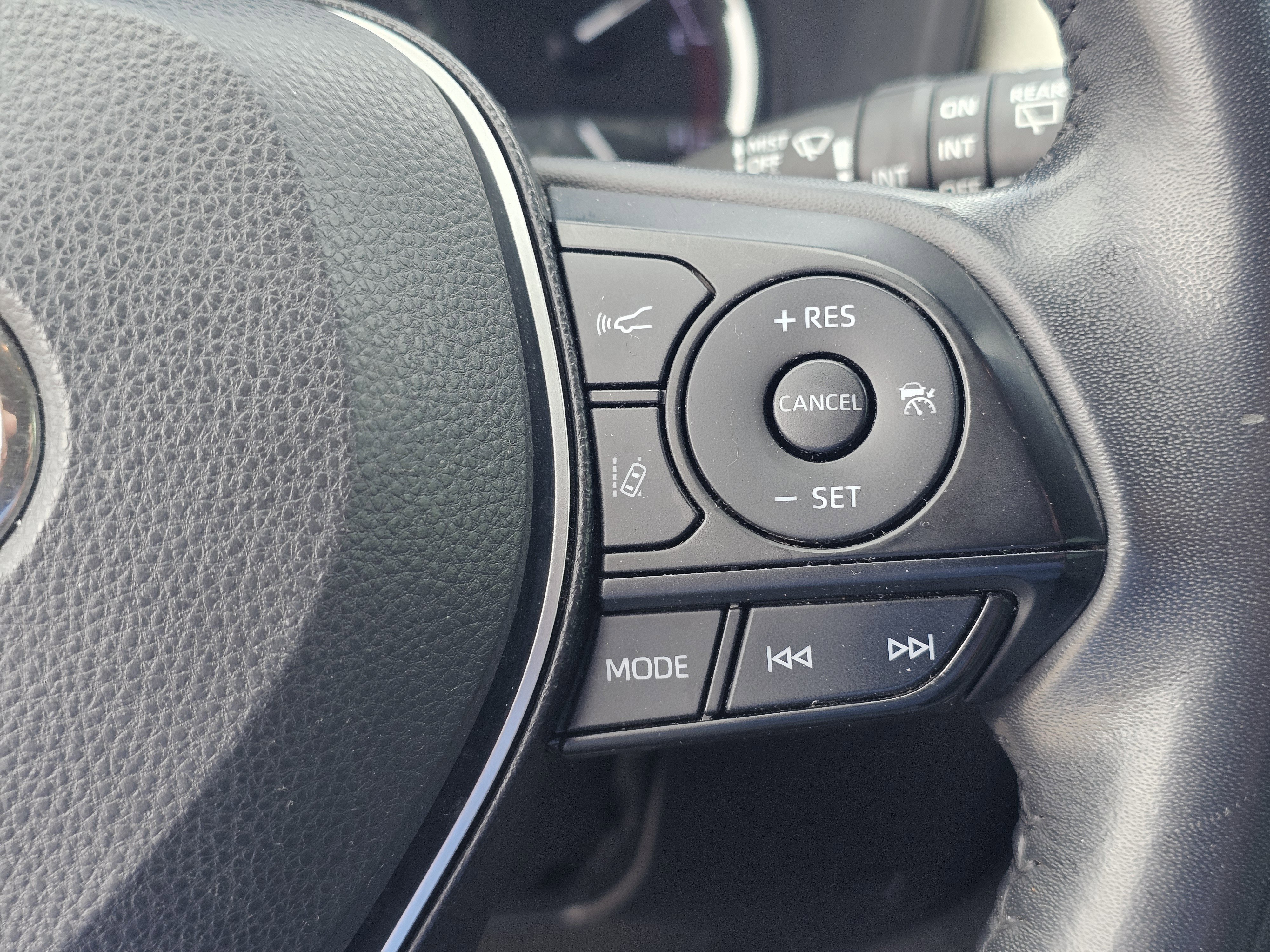 2019 Toyota RAV4 Limited - Photo 23