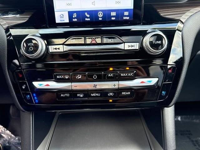 Used 2023 White Metallic Ford Limited image 16