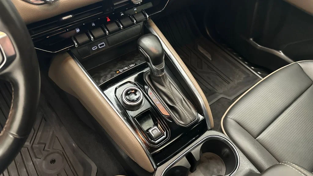 Used 2024 White GMC Denali image 14