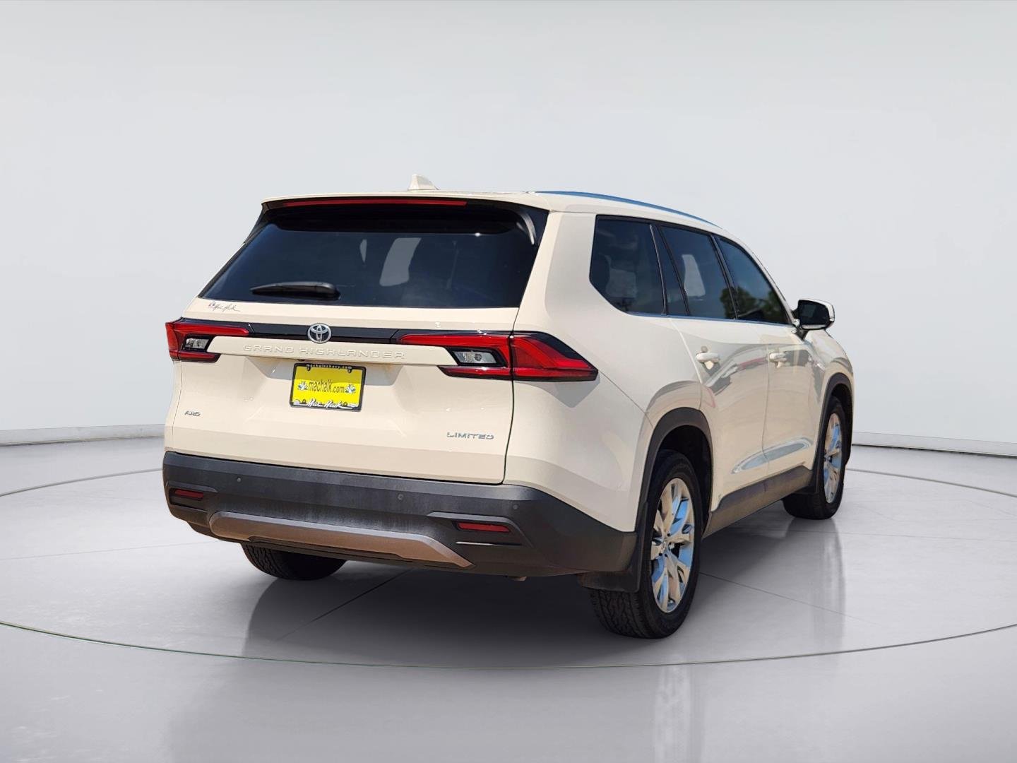 2024 Toyota Grand Highlander photo 7 of 32