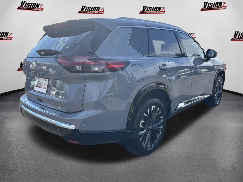 Used 2024 Gray Nissan Platinum image 5