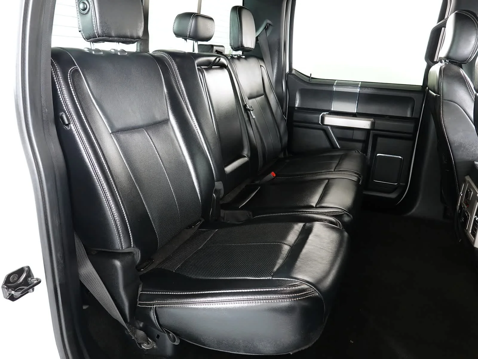 Used 2019 Oxford White Ford LARIAT image 16
