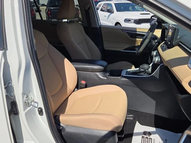 Used 2021 White Toyota LE image 15