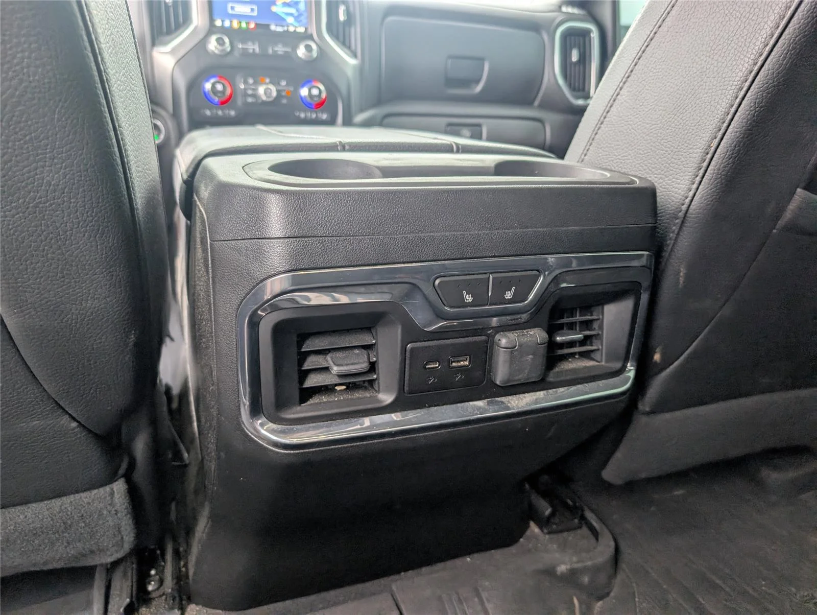Used 2023 White Frost Tricoat GMC Denali image 34
