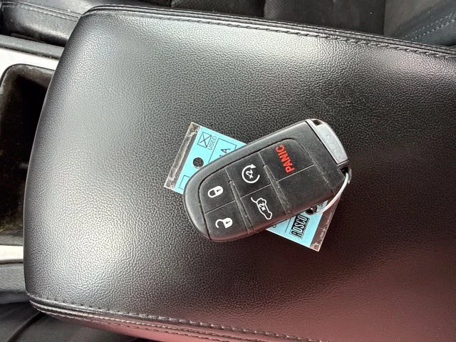 Used 2021 Red Jeep Laredo X image 27