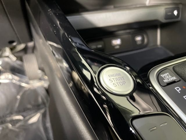 Used 2023 White Kia EX image 21