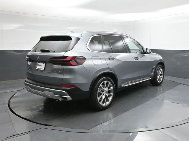 Used 2025 Gray BMW sDrive40i image 8