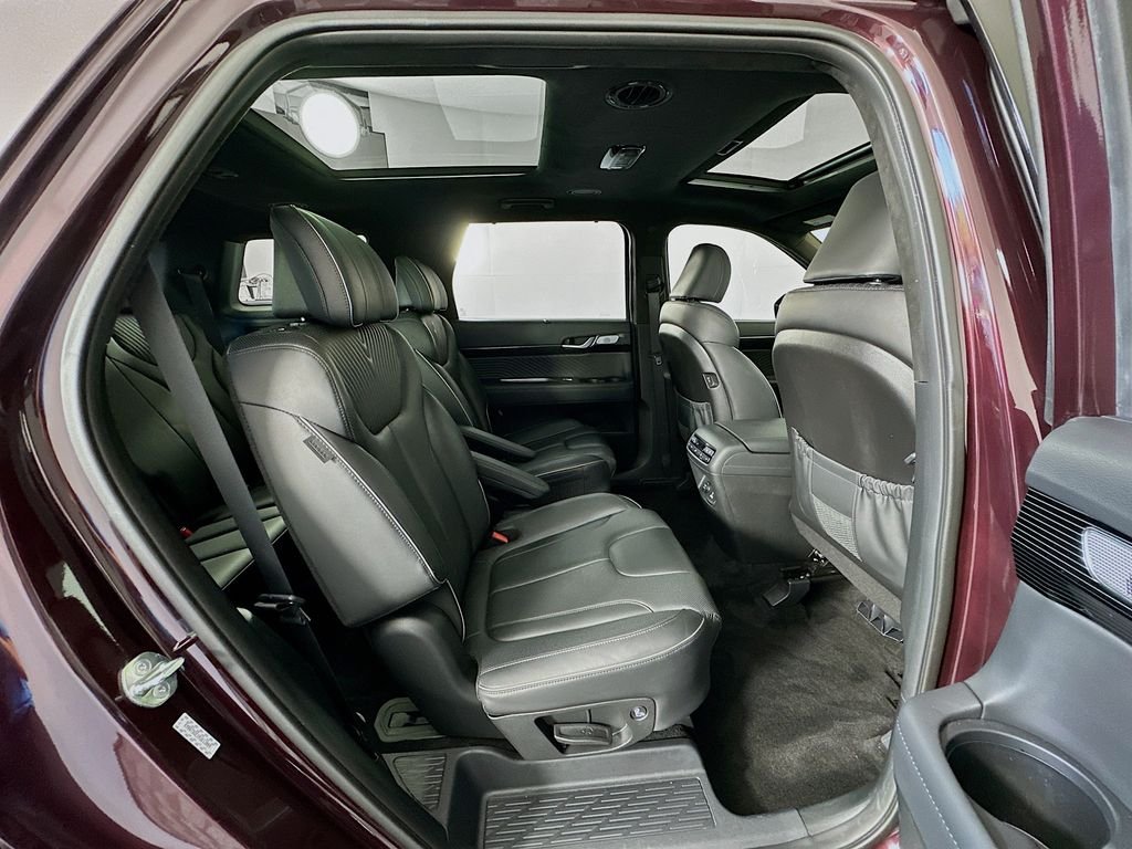 Used 2023 Red Hyundai Calligraphy image 30