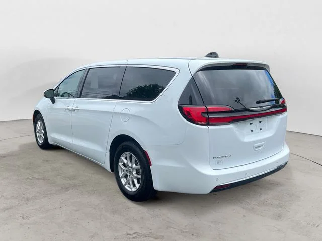 Used 2023 Bright White Clearcoat Chrysler Touring L image 3