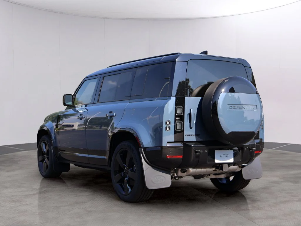New 2026 Blue Land Rover X-Dynamic SE image 5
