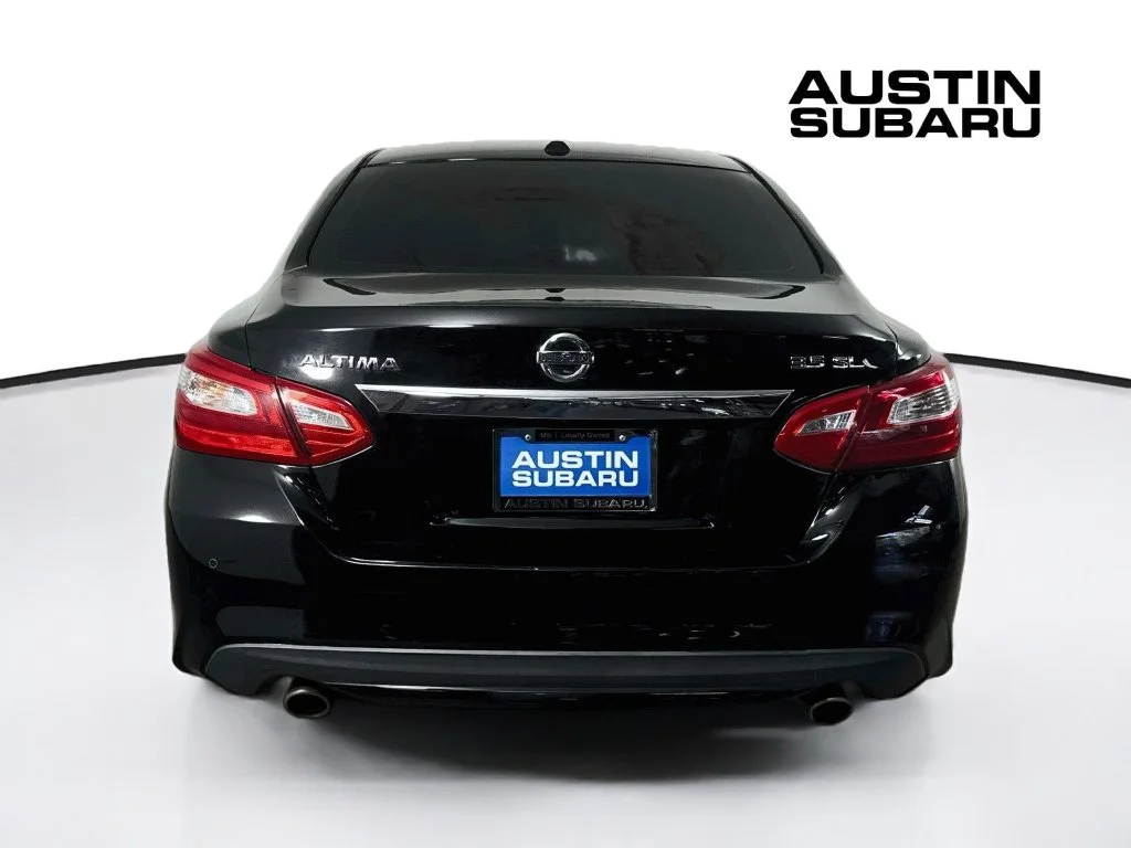 Used 2016 Black Nissan 3.5 SL image 6