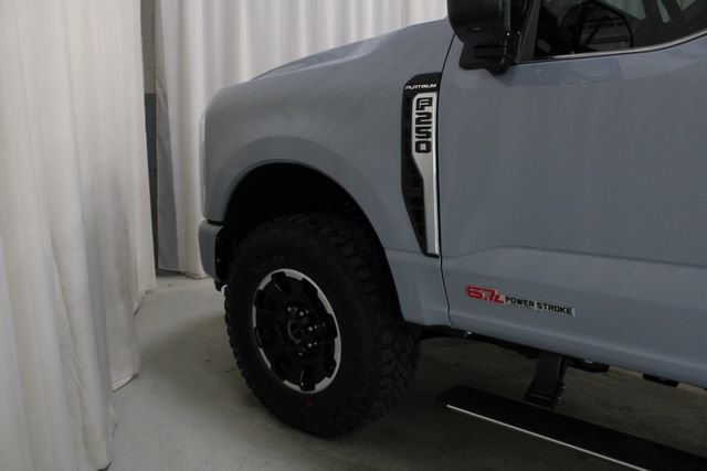New 2026 Glacier Gray Metallic Tri-Coat Ford Platinum image 30