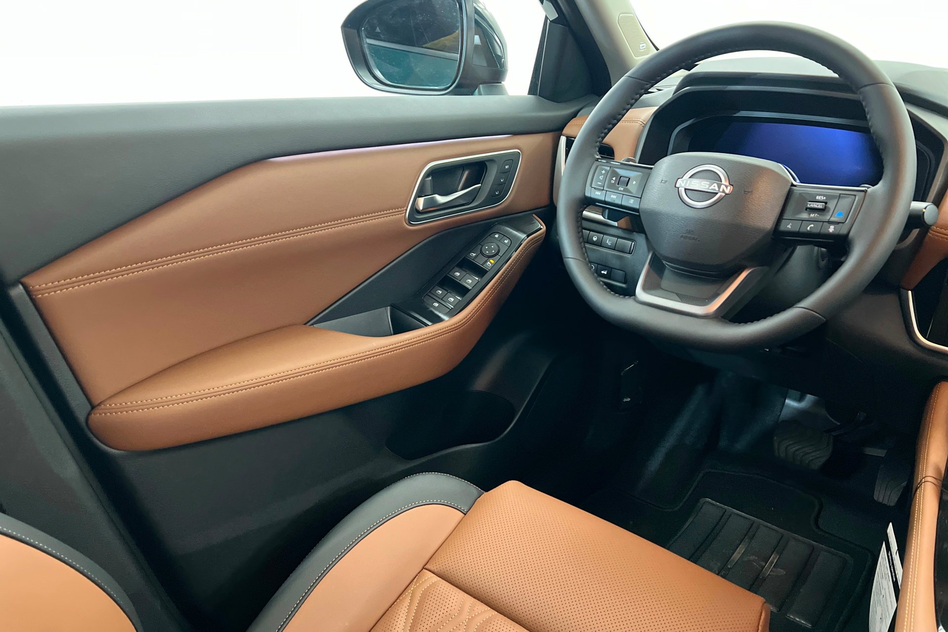 New 2026 Obsidian Green Pearl Nissan Platinum image 12