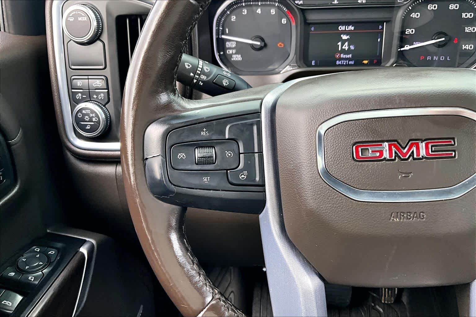 Used 2020 White Frost Tricoat GMC SLT image 24
