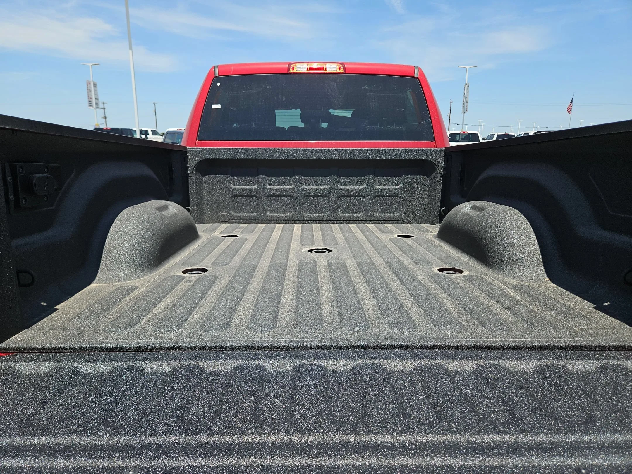 New 2026 Molten Red Pearl-Coat Exterior Paint RAM Big Horn image 19