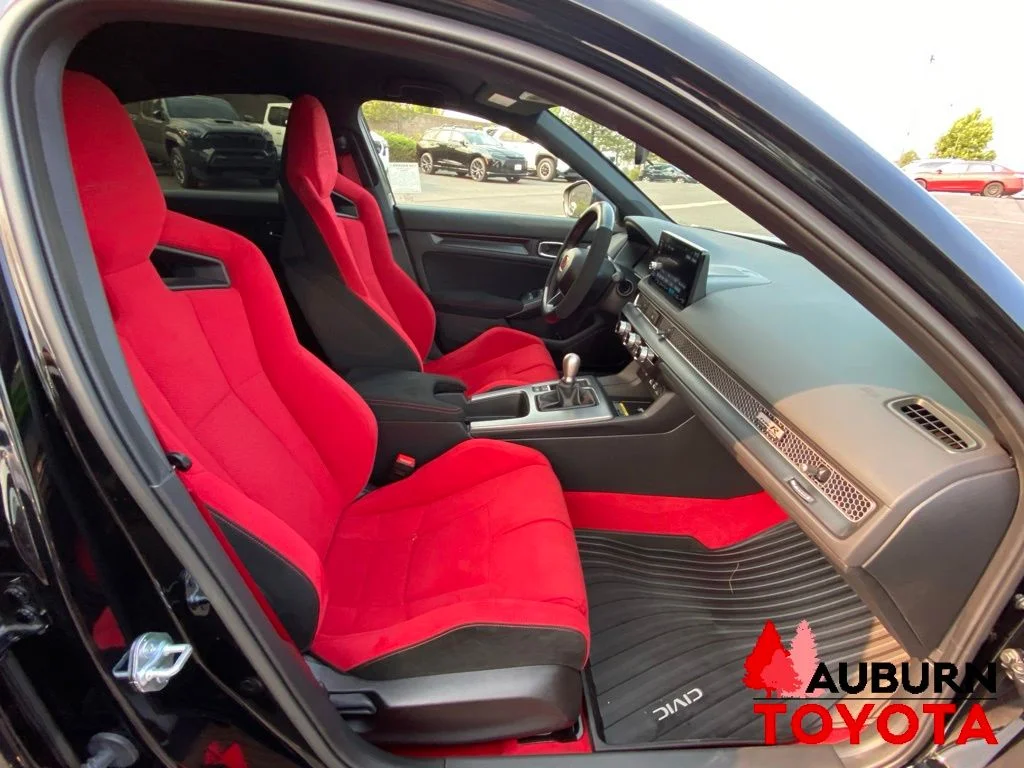 Used 2023  Honda  image 12