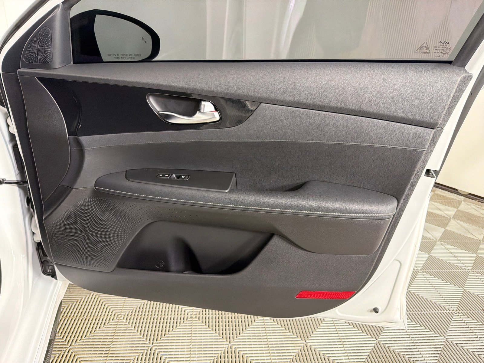 Used 2023 Snow White Pearl Kia GT-Line image 15