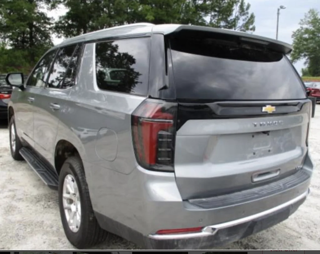 Used 2025 Gray Chevrolet LT image 3