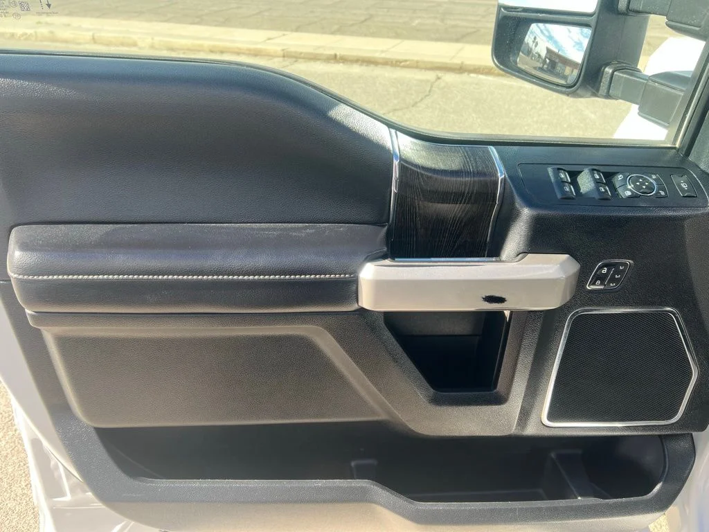 Used 2020 Oxford White Ford Lariat image 8