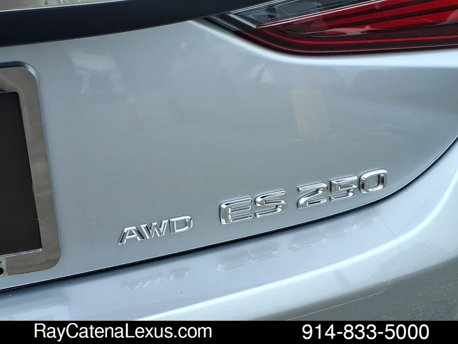 Certified Used 2024 Iridium Lexus 4D Sedan image 17