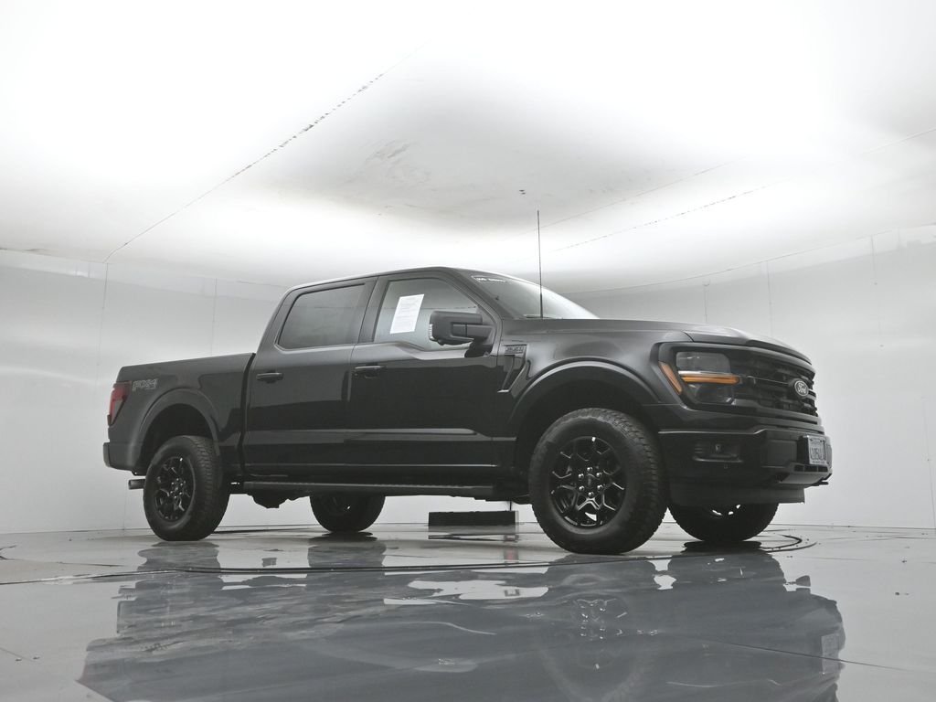 New 2026 Agate Black Metallic Ford XLT image 3