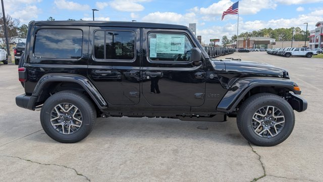 New 2026 Black Clear-Coat Exterior Paint Jeep Sahara image 6